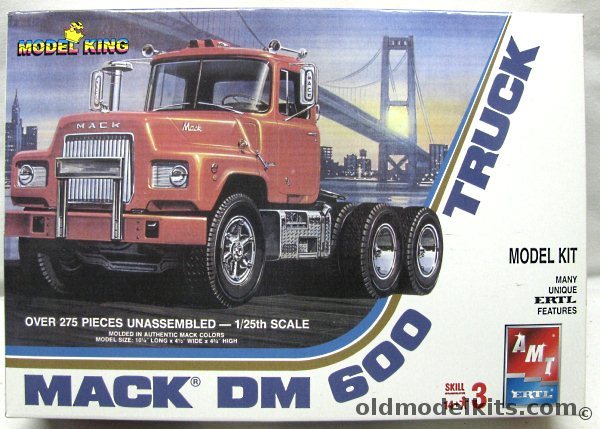 AMT 1/25 Mack DM600 Truck, 21802P plastic model kit